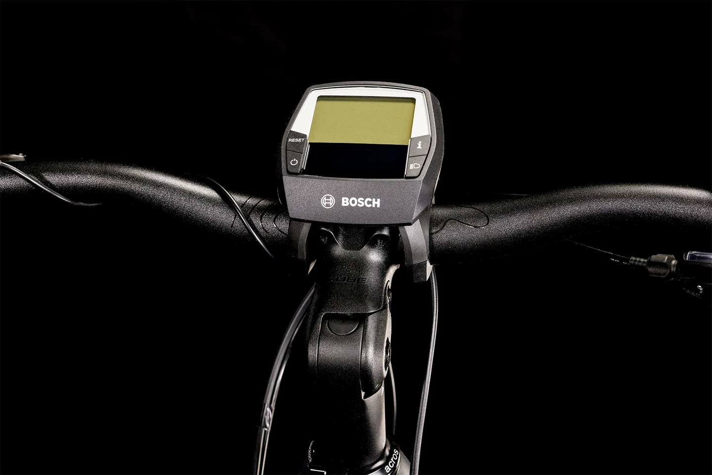 CUBE KATHMANDU HYBRID PRO 625 2022 - Monvelo.com – Image 4